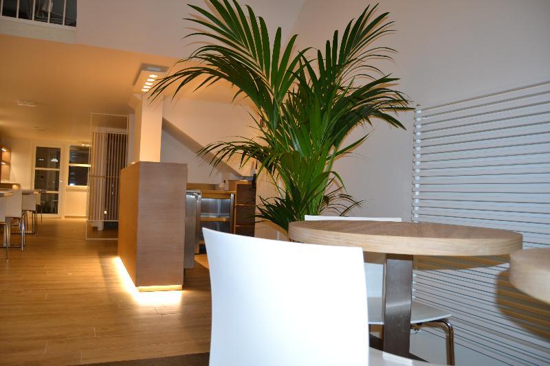 Denike By Atalaia Hoteles Santiago de Compostela Exteriör bild